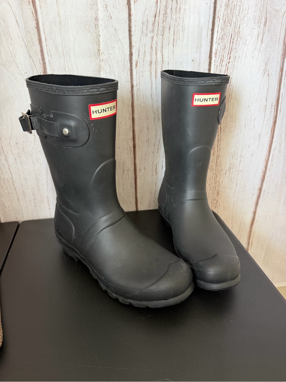 Hunter Women's Black Rain Boots - Classic Short Size 9
